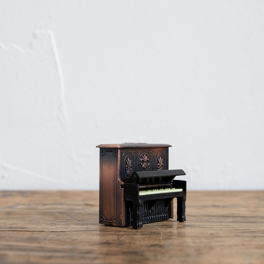 Antique Sharpener/アンティークシャープナー　アップライトピアノ